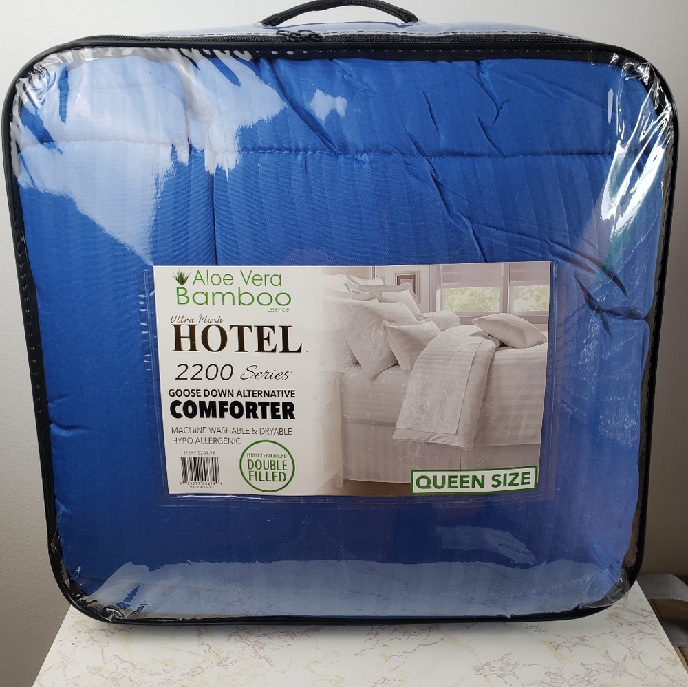 QUEEN SIZE COMFORTER - Picture 2 of 3